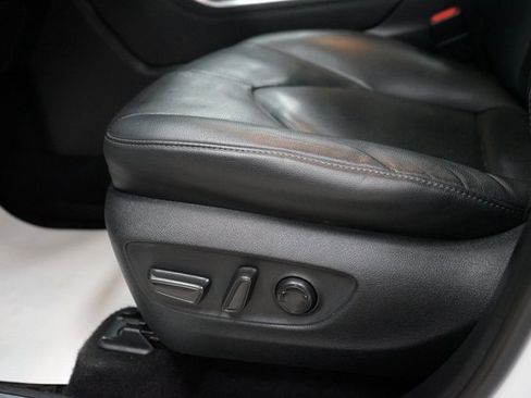 Used 2021 Toyota Highlander Platinum image 31