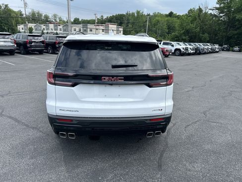 New 2026 GMC Acadia AT4 w/ Luxury Package AWD/4WD image 7