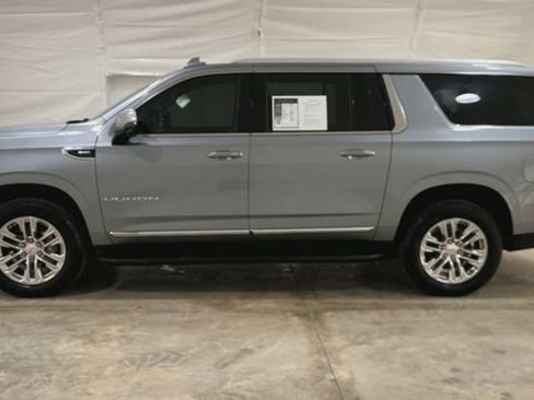 Certified 2023 GMC Yukon XL SLT w/ SLT Luxury Package image 5