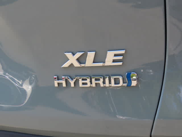 Used 2019 Toyota RAV4 XLE w/ Convenience Package AWD/4WD image 8