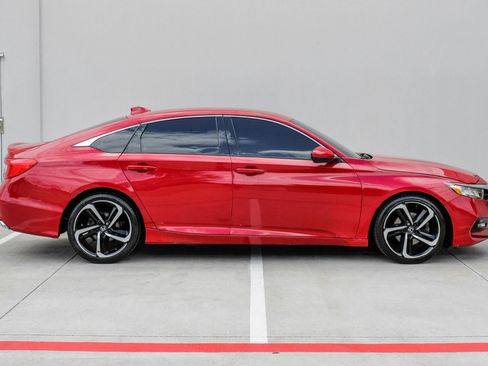 Used 2019 Honda Accord Sport image 3