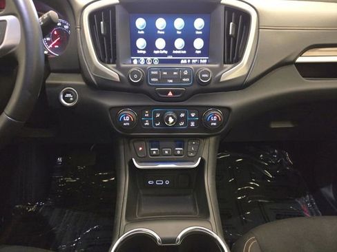 Used 2018 GMC Terrain SLE w/ Driver Convenience Package image 3