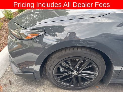 Used 2025 Toyota Camry SE FWD image 9