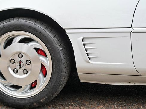 Used 1995 Chevrolet Corvette Coupe RWD image 79