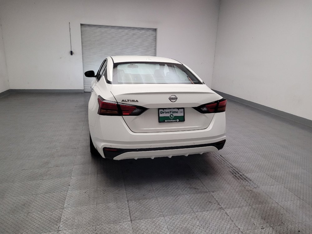 Used 2025 Nissan Altima 2.5 SV FWD image 6