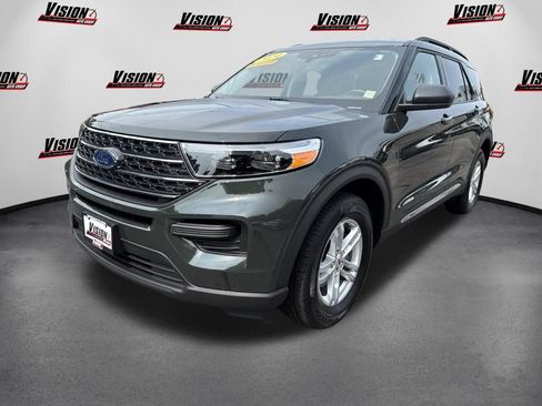 Used 2024 Ford Explorer XLT AWD/4WD image 1