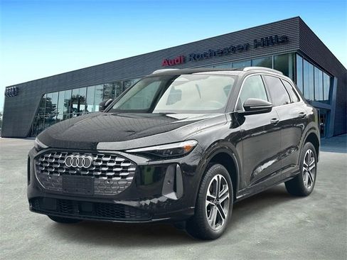 Certified 2025 Audi Q5 Premium Plus w/ Premium Plus image 1