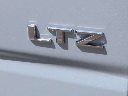 New 2026 Chevrolet Silverado 1500 LTZ w/ LTZ Premium Package AWD/4WD image 6