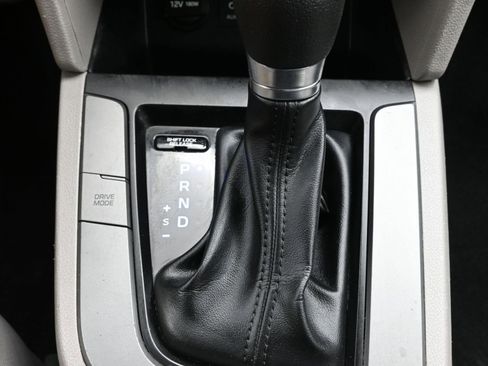 Used 2019 Hyundai Elantra SEL image 19
