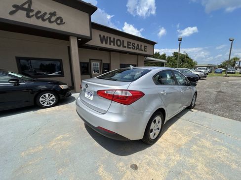 Used 2016 Kia Forte LX FWD image 17