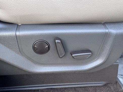 Used 2021 Ford Expedition XLT image 20