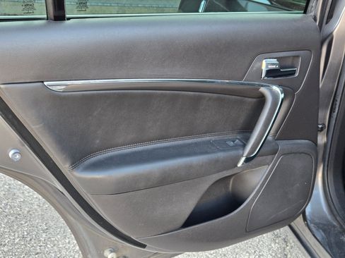 Used 2010 Lincoln MKZ image 15