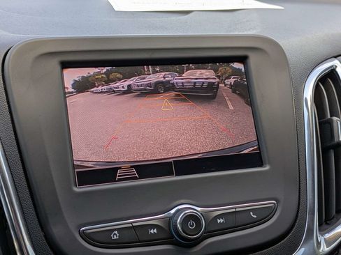 Used 2024 Chevrolet Equinox LT FWD image 22