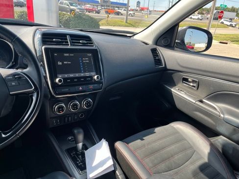 Used 2025 Mitsubishi Outlander Sport SE AWD/4WD image 26