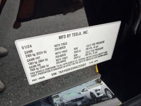 Used 2024 Tesla Model Y Long Range AWD/4WD image 56