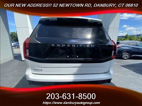 Used 2025 Ford Expedition Active AWD/4WD image 7