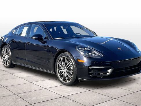Used 2021 Porsche Panamera image 2