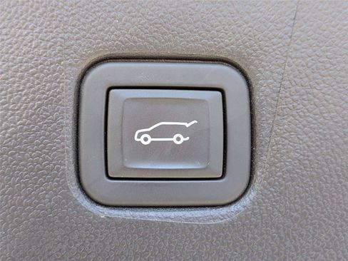Used 2024 Chevrolet Blazer LT w/ Convenience Package FWD image 16