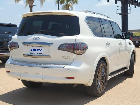 Used 2015 INFINITI QX80 4WD w/ Limited Package image 4