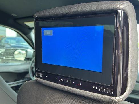 Used 2019 Ford Expedition Max XLT image 24