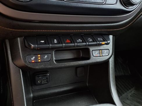 Certified 2022 GMC Canyon AT4 image 12