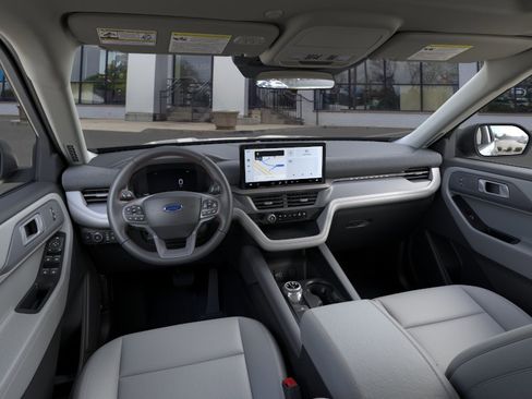 New 2026 Ford Explorer Active w/ Active Comfort Package image 9