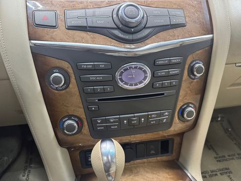 Used 2011 INFINITI QX56 w/ Theater Pkg image 34