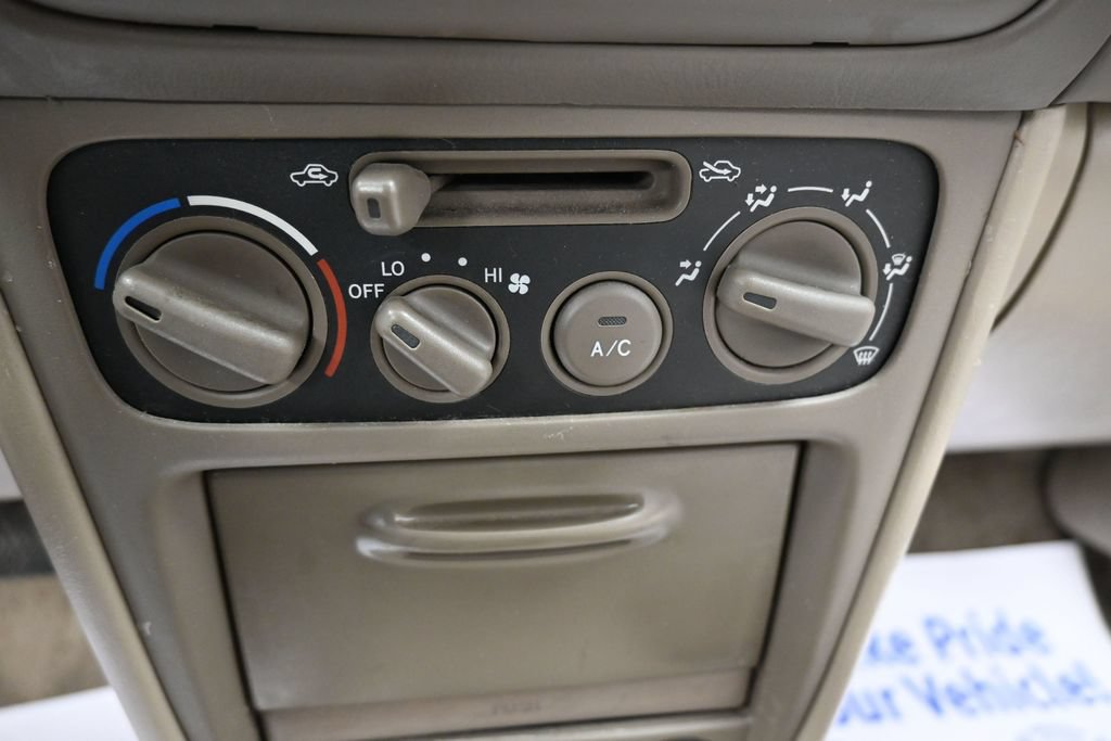Used 2000 Toyota Corolla CE w/ Value Pkg FWD image 35