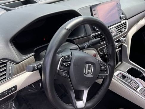 Used 2022 Honda Accord Touring image 13