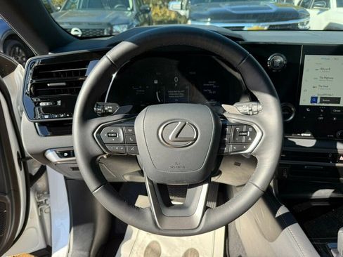 Used 2025 Lexus RX 350 FWD image 5