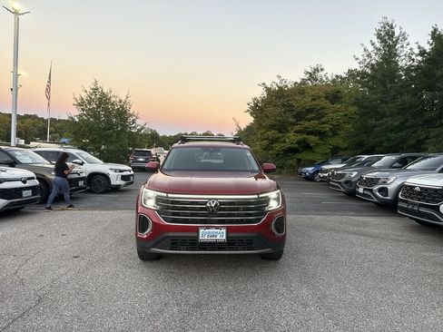 Used 2024 Volkswagen Atlas SE AWD/4WD image 3