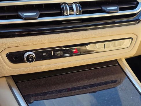 Used 2023 BMW 330i Sedan w/ Premium Package image 31