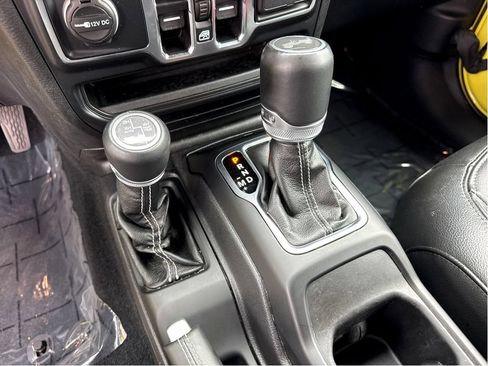 Used 2022 Jeep Wrangler Unlimited Sahara w/ Cold Weather Group AWD/4WD image 22