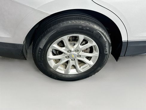 Used 2021 Chevrolet Equinox LS w/ LS Convenience Package FWD image 11