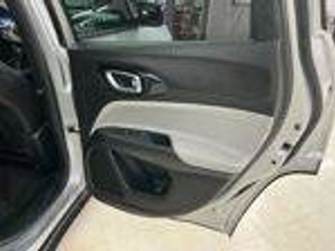 Used 2024 Jeep Compass Limited image 5