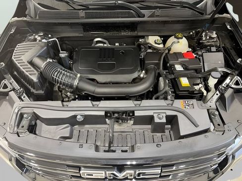 Used 2023 GMC Acadia SLE w/ Driver Convenience Package AWD/4WD image 17
