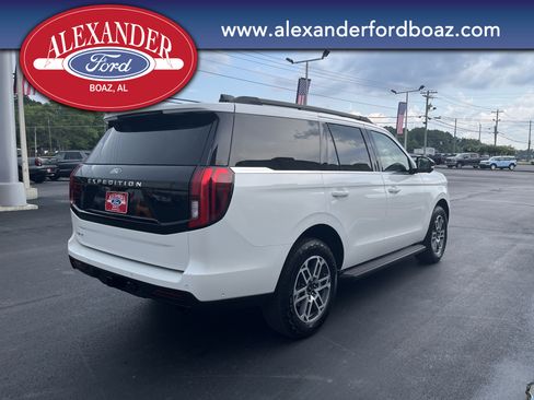 Used 2025 Ford Expedition Active AWD/4WD image 4