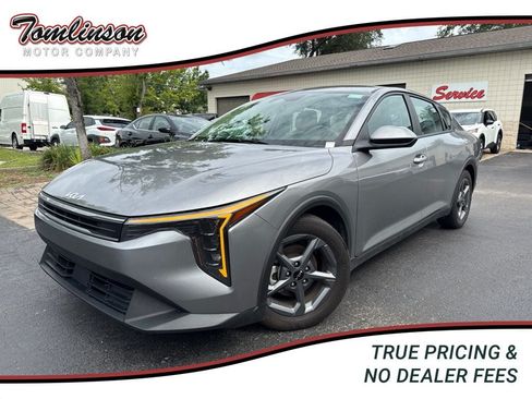 Used 2025 Kia K4 FWD image 1
