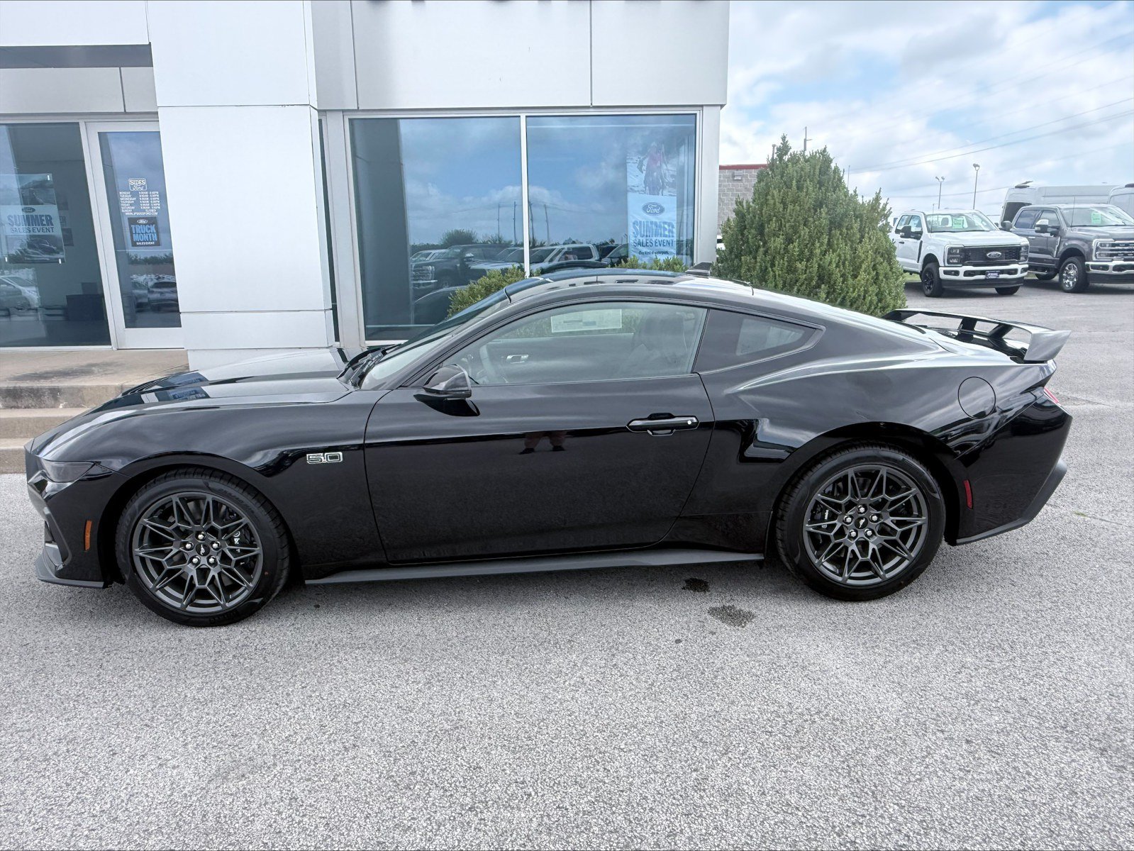 New 2026 Ford Mustang GT Premium w/ GT Performance Package RWD image 4