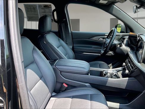 Used 2025 Chevrolet Traverse LT AWD/4WD image 29