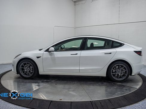 Used 2021 Tesla Model 3 Standard Range Plus image 4