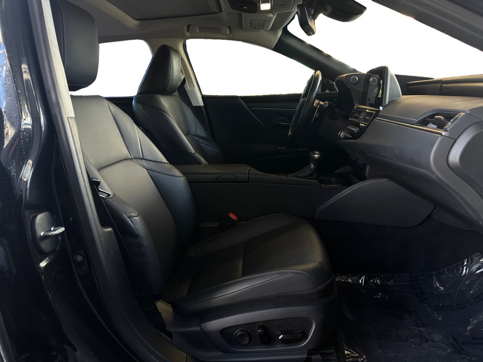 Used 2025 Lexus ES 300h w/ Premium Package FWD image 15