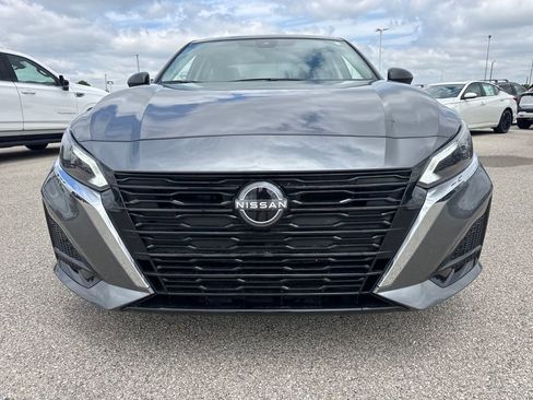 Used 2025 Nissan Altima 2.5 S FWD image 9