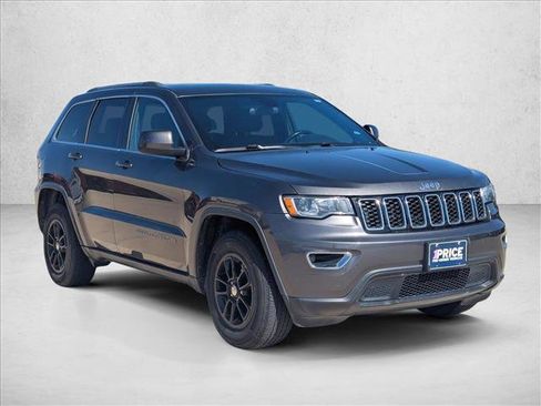 Used 2020 Jeep Grand Cherokee Laredo RWD image 3