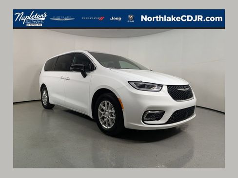 New 2026 Chrysler Pacifica Select FWD image 1