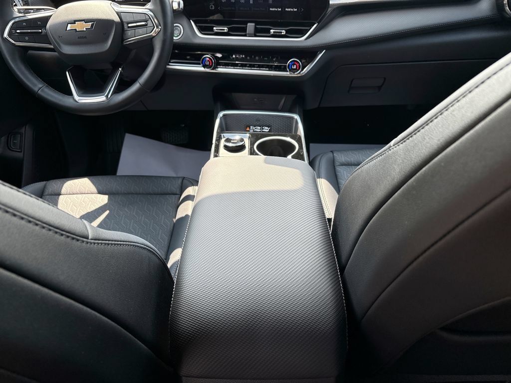 Used 2026 Chevrolet Equinox LT w/ Convenience Package II AWD/4WD image 33