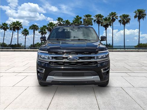 Certified 2024 Ford Expedition Limited image 3
