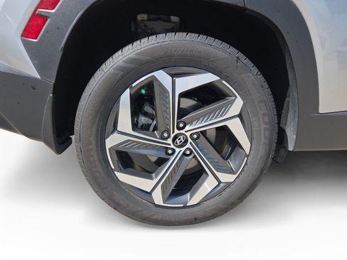 Certified 2024 Hyundai Tucson Limited AWD/4WD image 17