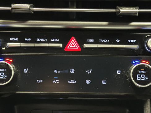 Used 2025 Hyundai Santa Cruz XRT AWD/4WD image 19