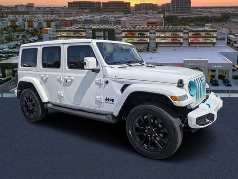 Used 2021 Jeep Wrangler Unlimited Sahara AWD/4WD image 1